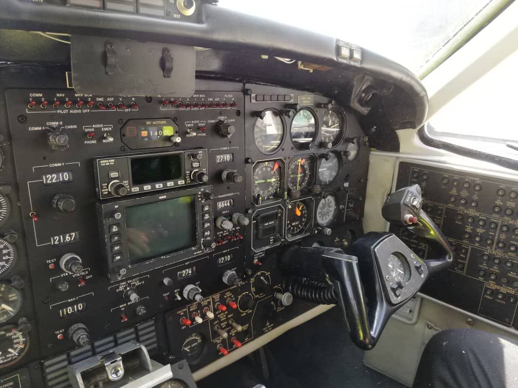 AdamSyahmi_'s tweet photo. We would like to congratulate Admal Group of companies for taking delivery of our newest member of the family ✈️👏🏻

Manufacturer : Beechcraft
Aircraft Type : King Air B200 .

#ADviators #aviationcollege #avgeeks #avion #future_aviators #avionics #aircraftmaintenance #aviationlife https://t.co/07z6hvwJgr