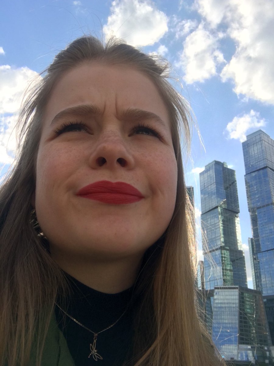 Когда заблудилась в Москоу сити и не могла найти выход к метро который был в торговом центре из которого ты ушла чтобы найти метро которое искала 1,5 часа
