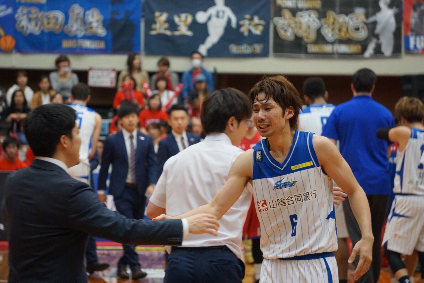 島根スサノオマジック プレーオフ3位決定戦game2 試合終了 島根 77熊本 B1最短再昇格 最後まで緊張感張り詰めた展開の中 集中力を切らさず B1最短再昇格 を決めることができました この一年間 どんな