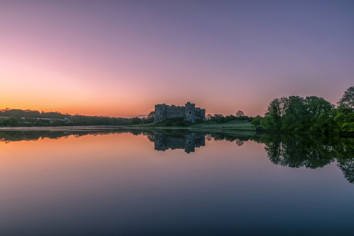 ItsYourWales's tweet photo. Early morning #welshtranquility with Sion at Carew - beautiful #WelshPassion with #PeoplewithPassion at #ItsyourWales - courtesy @SEsmondPhotos https://t.co/NRMpkm4YW6