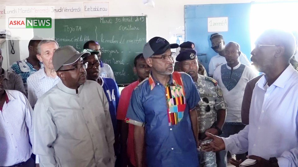 M_C_P_T's tweet photo. Une délégation ministérielle en visite à Gestir

A la tête d’une forte délégation, le ministre de la Communication chargé des postes et des télécommunications, Abdi Youssouf Sougueh, s’est rendu hier matin dans la localité de Gestir dans la région d’Ali Sabieh https://t.co/dFc2cPMRDw