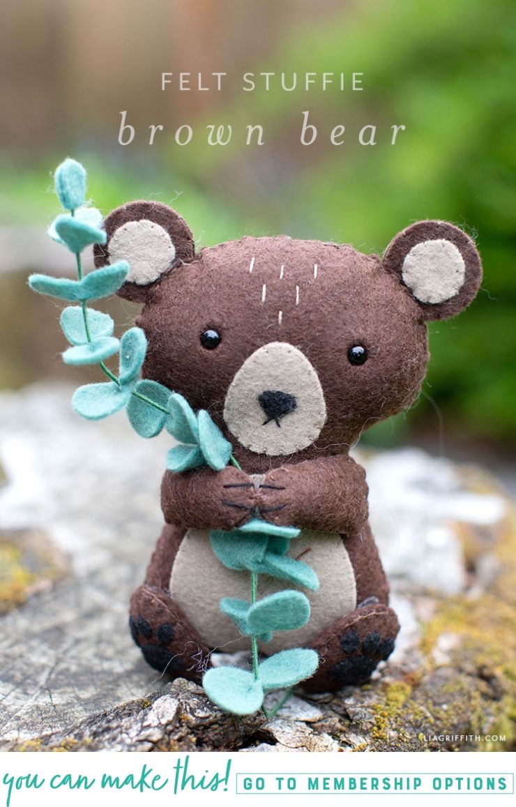 Adorable Felt Brown Bear makes a perfect kids toy and a great project to improve your stitching skills. #feltcraft #felttoy #felt #diytoy #kids liagriffith.com/felt-brown-bea…