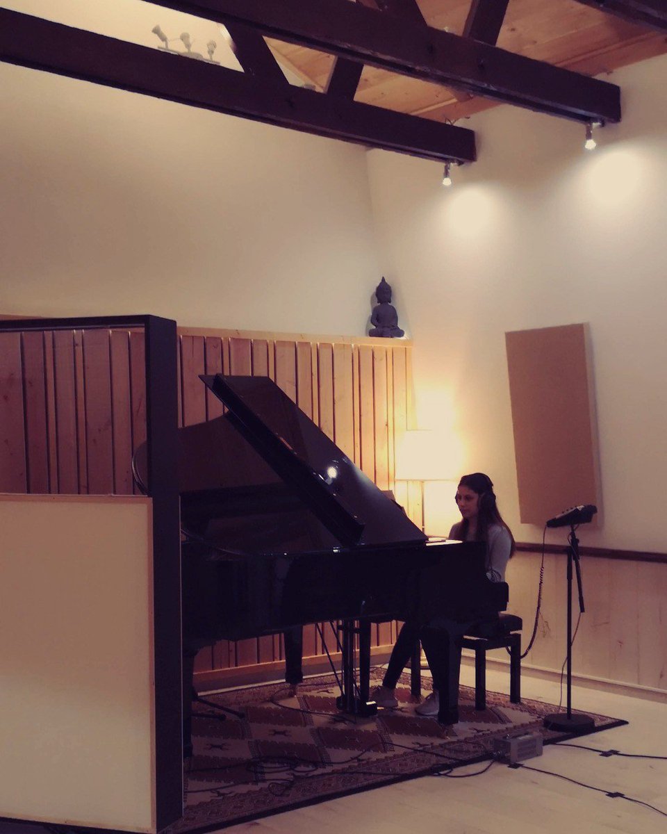 77SoundStudio's tweet photo. #pianoaufnahmen mit Schüler sind immer super!
Es ist immer spannend zu sehen wie die jungen Talente Musik interpretieren. 
Falls ihr auch ein Schulprojekt umsetzen möchtet, könnt ihr euch gerne bei uns melden! https://t.co/0nb5ng8WaS