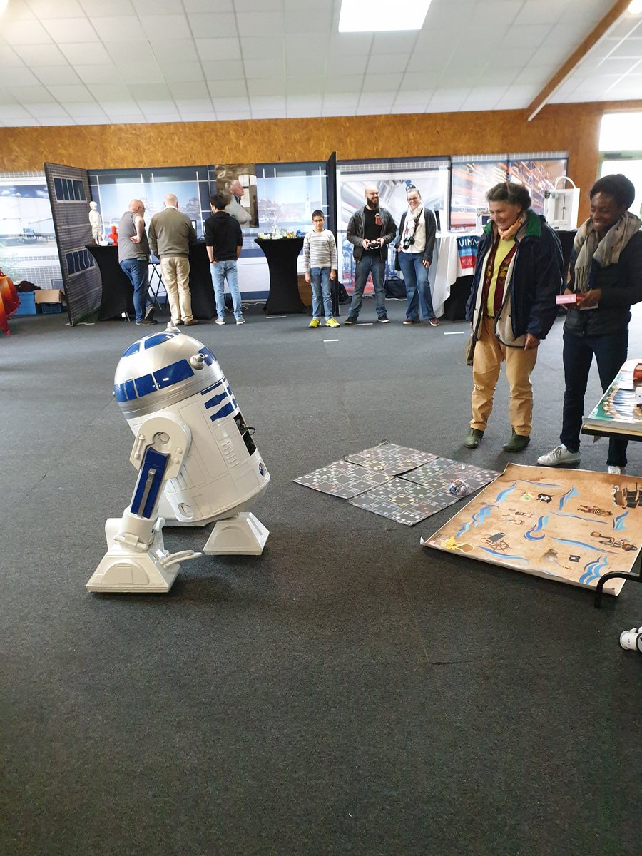 AccessRobotique's tweet image. #MakerFerme : c&apos;est reparti pour une deuxième journée d&apos;ateliers de #RobotiqueÉducative et d&apos;initiation à la #ProgrammationInformatique à l&apos;agropôle du Marault à Magny-Cours #Nevers ! 
#RaspberryPi #Arduino #GNULinux #Robotique #Scratch #FabLab #impression3d
