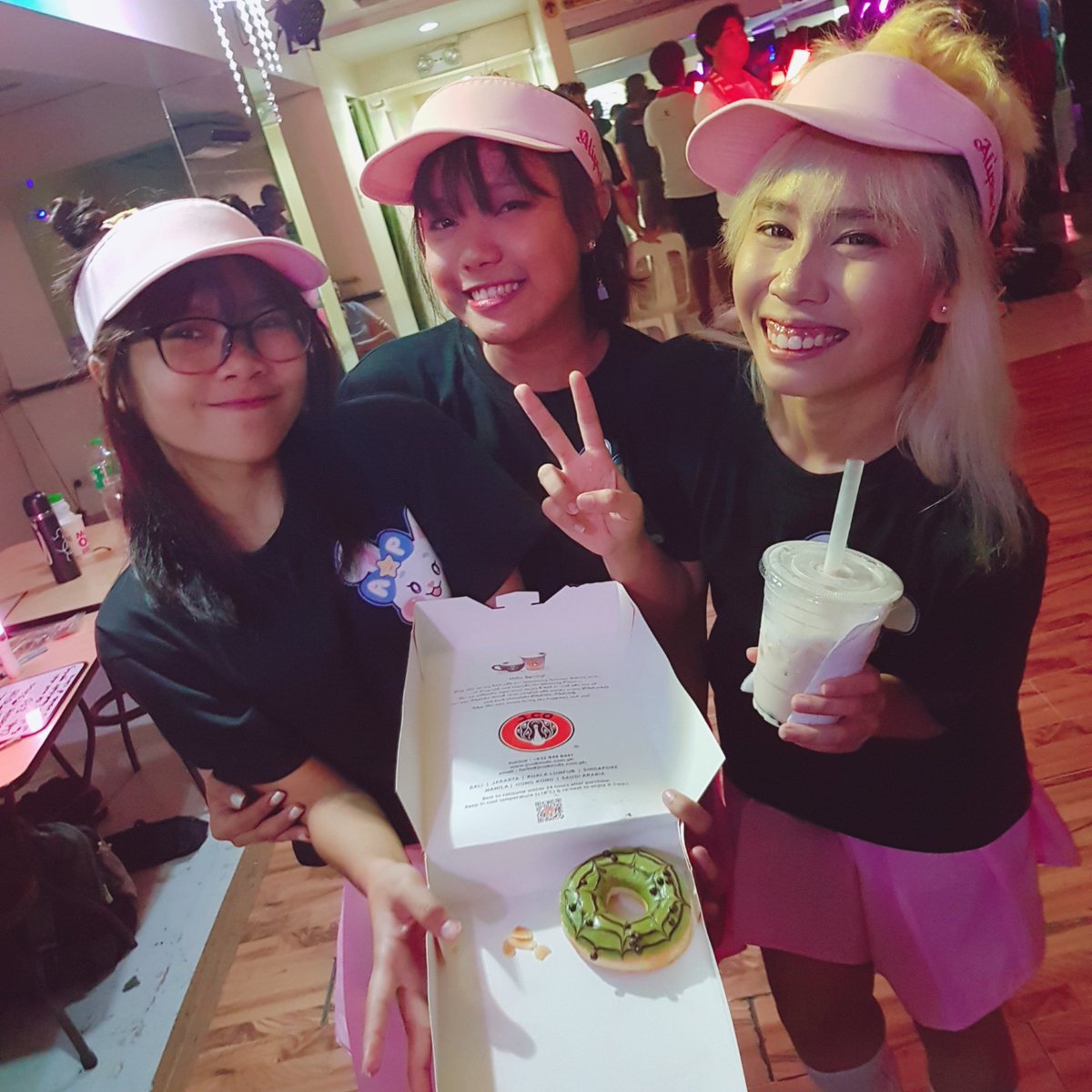 kirakirakat's tweet photo. Thank you for the donut #alipro #aliceproject ❤ @SeishunKakumei https://t.co/Y9B2LOa6ME