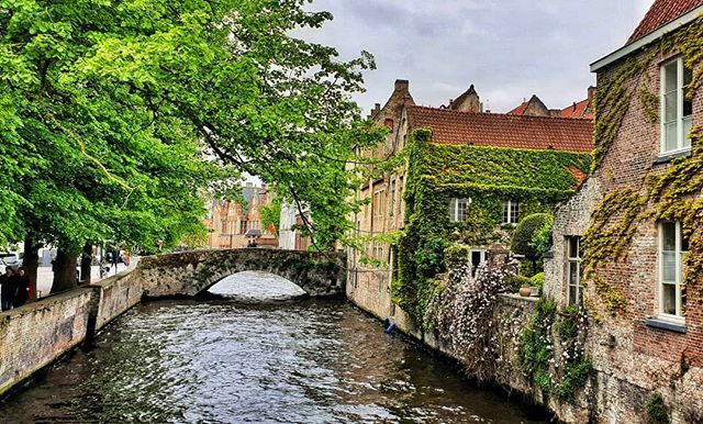 📸 Sur les ponts de #Bruges 😍
__
#Belgique #Belgium #Bruges🇧🇪 #Brugesbelgium  #Visitbruges #Bruggestreets #Brugge #Flandre #Flandreslove #Lovebruges #Visitbelgium #Igersbruges #Belgica #Instatravel bit.ly/2Jp8U8P