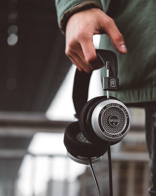 SR325 Headphones by @gradolabs. #headphones #audiotech 📷@gradolabs bit.ly/2ZX44VP