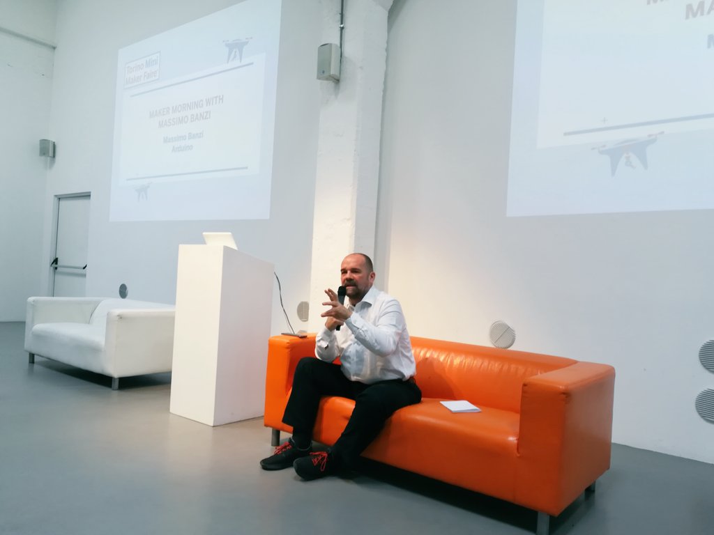 Il #MakerMorning di #ToMakerFaire19 è con <a href="/mbanzi/">Massimo Banzi</a>: la storia della comunità #DIY e dei #makerspace in Italia, raccontata da uno dei suoi protagonisti assoluti! 🛠️🛠️🛠️