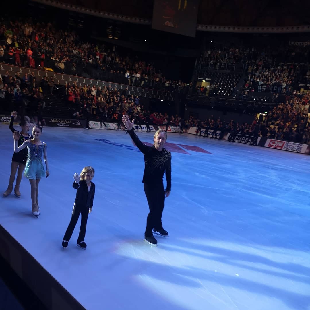 Butterfly_Seven's tweet image. Dad and son ❤️ #Plushenko #BolOnIce