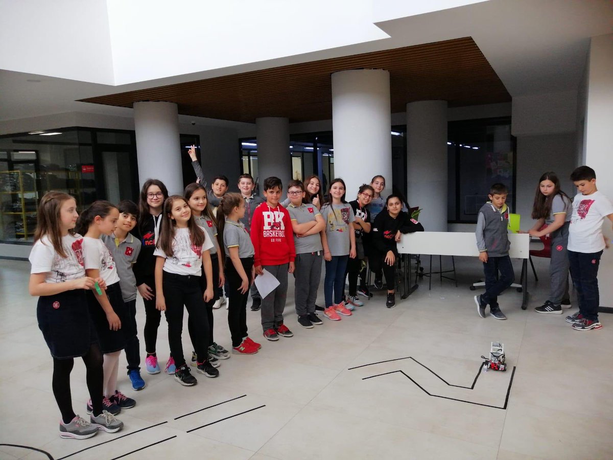 BK_Luleburgaz's tweet image. Bilişim Haftası etkinlikleri kapsamında Ortaokul öğrencilerimiz sınıf takımları ile derslerde uygulamalı olarak öğrendikleri “Blok Kodlamayı” okul içi etkinliklerle hem eğlendiler hem yarıştılar hem de bilişim panosundan bilgiler edindiler. 🚀🛰🔭
#codingbk #bkegitek #bahcesehir