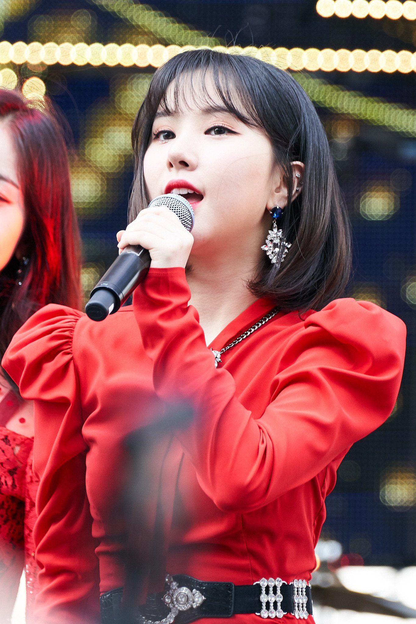 D5yxehUVUAAANVH.jpg:large