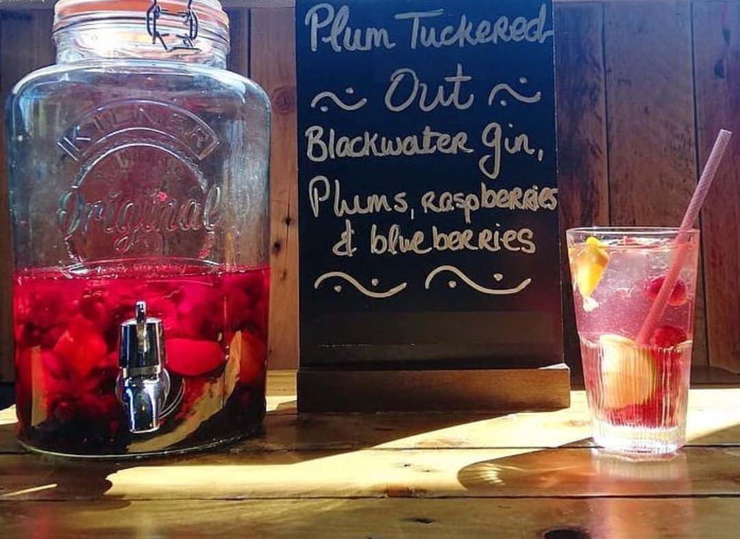 It's Bank Holiday Weekend... The sun is out and those crafty legends at <a href="/GradysYard/">Grady's Yard</a> have only just rolled out this mighty fine gin-fusion which looks and tastes divine 👌