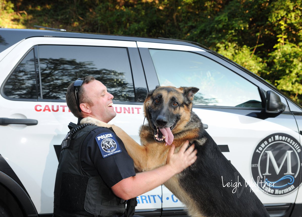 Thank you for your service, Officer Jordan Harris Sheldon. 💙🖤

(Photos: Leigh Walther Photography)