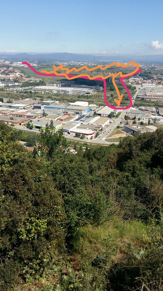 manelgomezgarci's tweet photo. @jordisaes @viavalles @territoricat @Territori @observa_mir @ERCTerritori @sostAMB @manellarrosa @ienterria @erc_amb Compte que només ha quedat aquest coll d'ampolla com a corredor biològic entre la plana del Vallès-Riu Ripoll-Collserola. https://t.co/WxR5hbOCwo