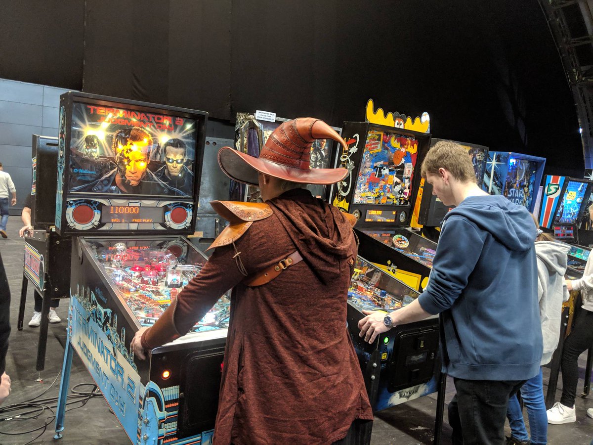 ukpinball's tweet photo. Sure plays a mean pinball! #PLAYExpoManchester https://t.co/fRGYBSXksA