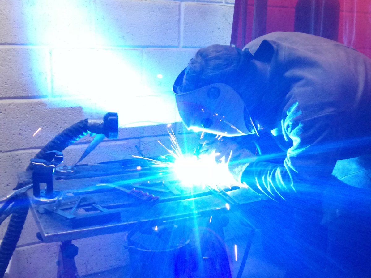 LondonSculpture's tweet image. We have a crazy #bankholiday offer. 10% off ALL our courses on Eventbrite until midnight Sunday 12th May. Use the code MAY19 at checkout.
Now you just have to figure out which one: bronze casting, woodwork, furniture, sheet copper sculpture, welding.... ..
eventbrite.co.uk/o/london-sculp…