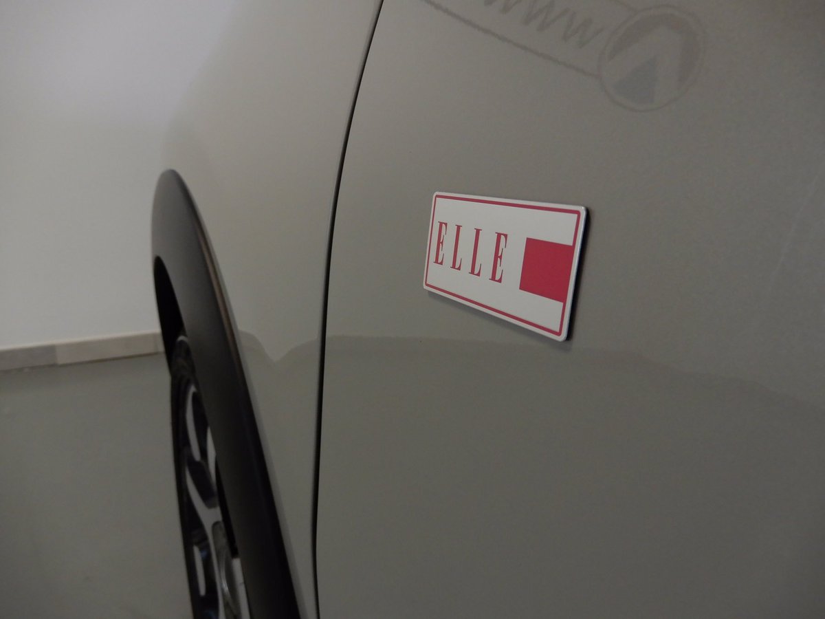 AutosRivada's tweet image. Con motivo del Día de la Madre os traemos este llamativo C3 KM 0 acabado ELLE, pensado para ellas.

¡Like si te parece bonito! 😍 Y feliz día para todas las madres ❤️

#Citroën #C3 #BlueHDi #ELLE #CochesSegundaMano #CochesPontevedra #CochesGalicia #Mos #AutosRivada