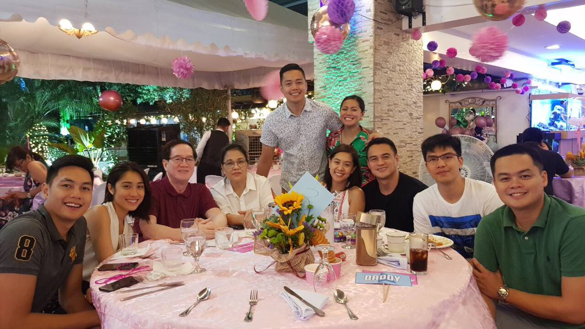 rexintal's tweet photo. Amazing family https://t.co/ZfIhQ5OE7J
