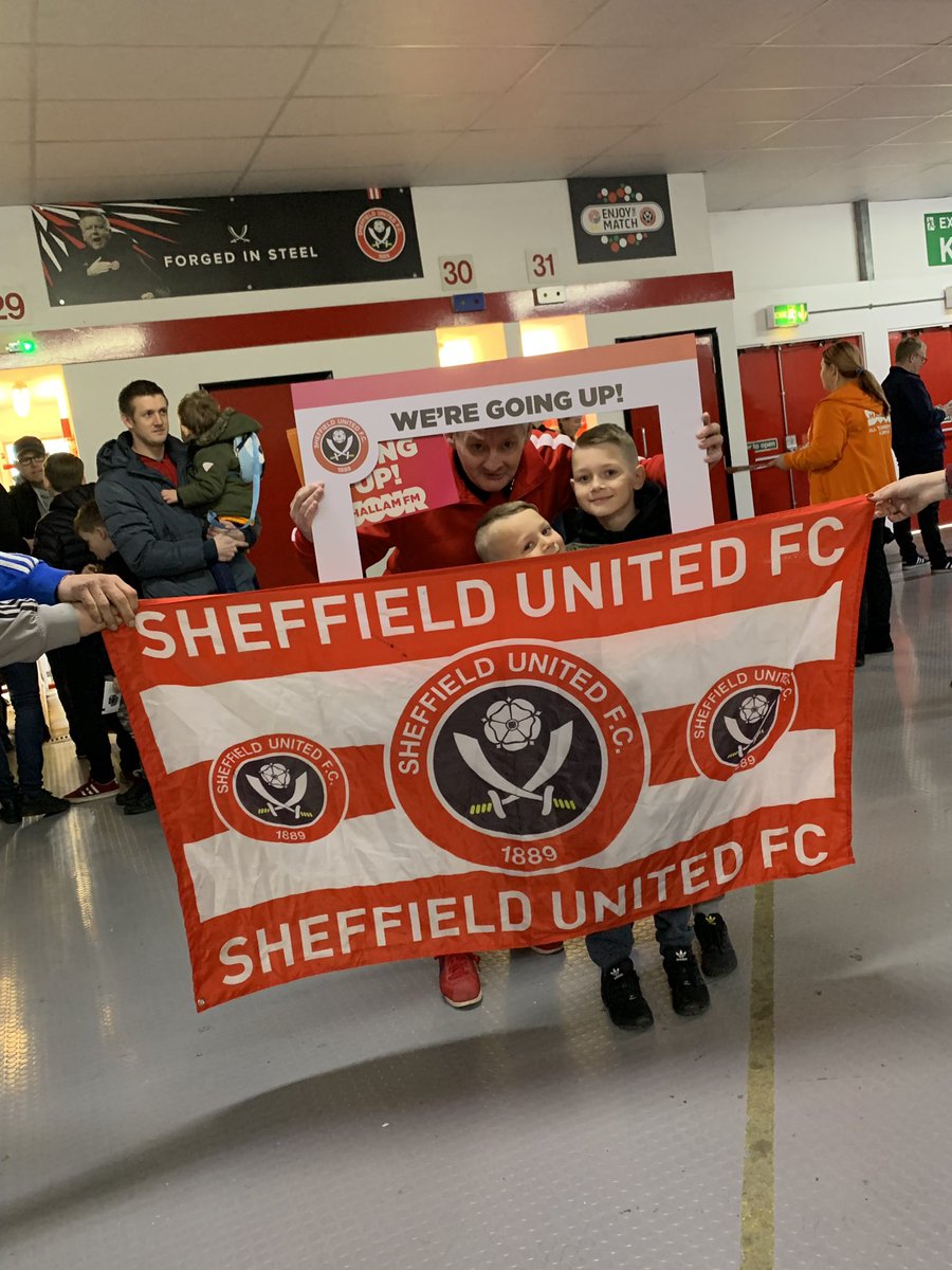 HitsSYorksNews's tweet photo. Weโve got some very excited fans here at the #beamback at @SUFC_tweets as we celebrate their promotion to the Premier League! #sufc @_SheffU_Tweets_ https://t.co/Ufdp09RreV