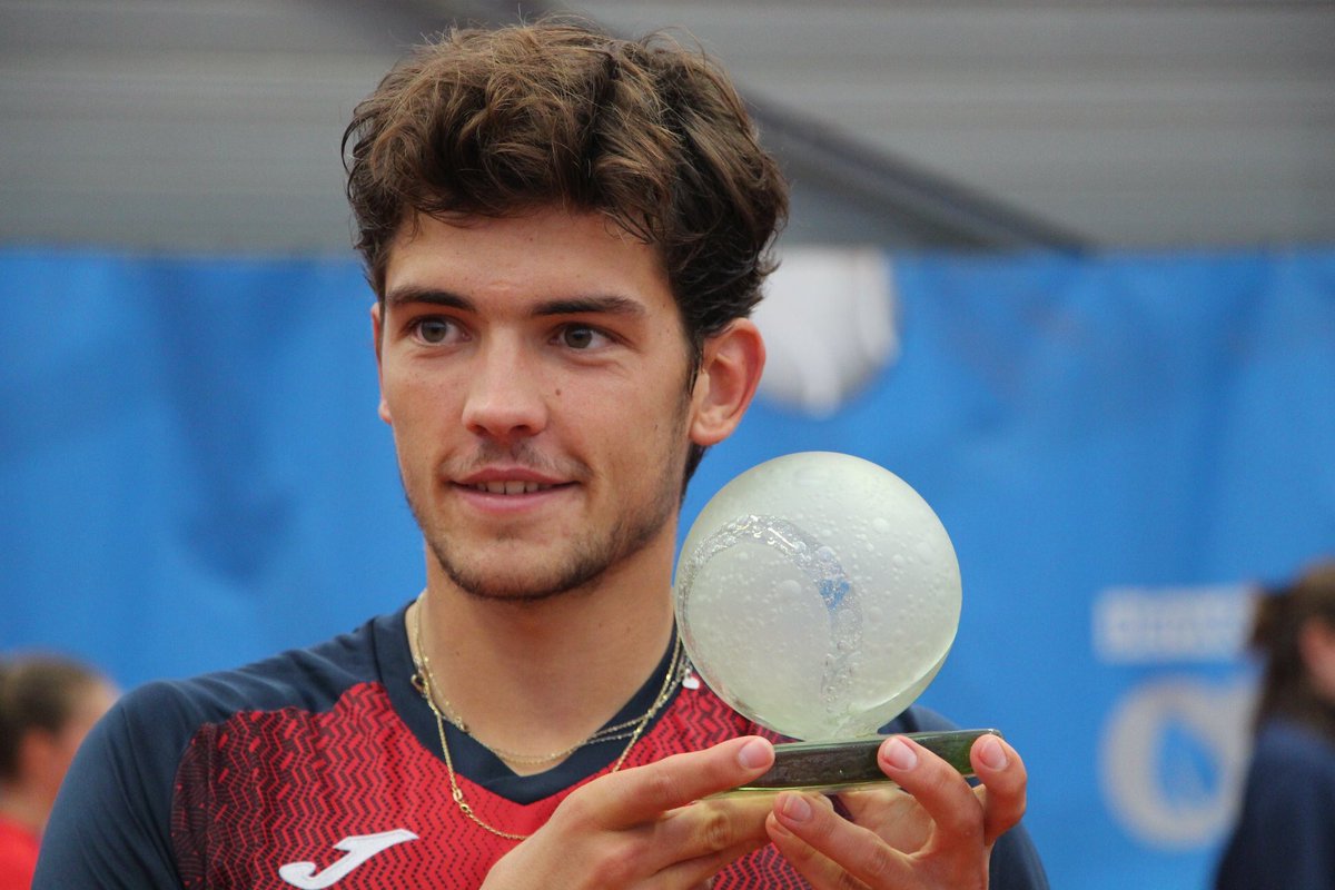 FutureAngers's tweet image. 🏆 Son premier trophée, c’était il y a tout pile une semaine !

#SportAngers 🎾