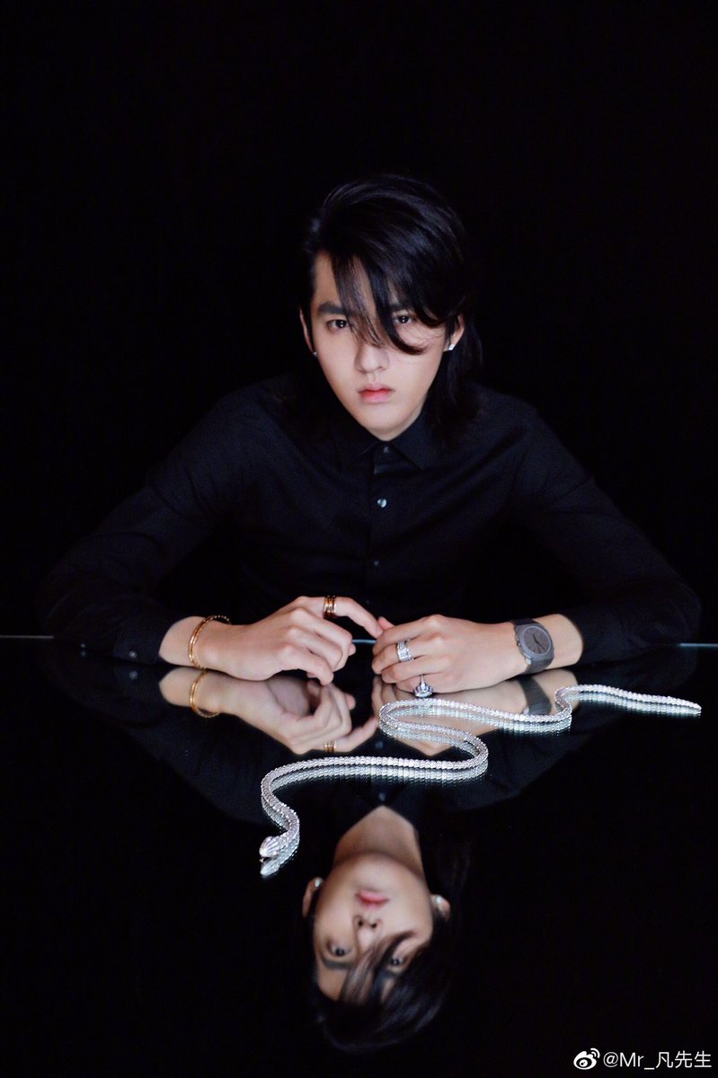 07_melty's tweet photo. @NBDPress @Bulgariofficial #KrisWu #Bvlgari #Bzero1 #SerpentiForm https://t.co/Fa4jX5oQsf