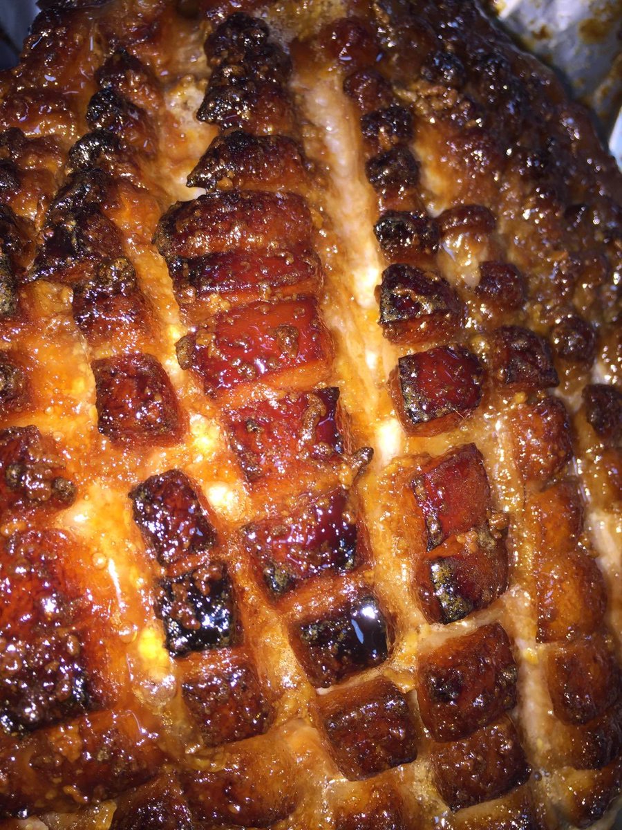 brickyard_d16's tweet photo. Bank Holiday Sunday and Monday Brunch!
Dijon mustard infused maple syrup glazed ham just out of the oven ready to be carved for our eggs beni!
#Dundrum #Brunch #BrickBites #BrunchDublin #EggsBenedict https://t.co/5IvEPv7fIQ
