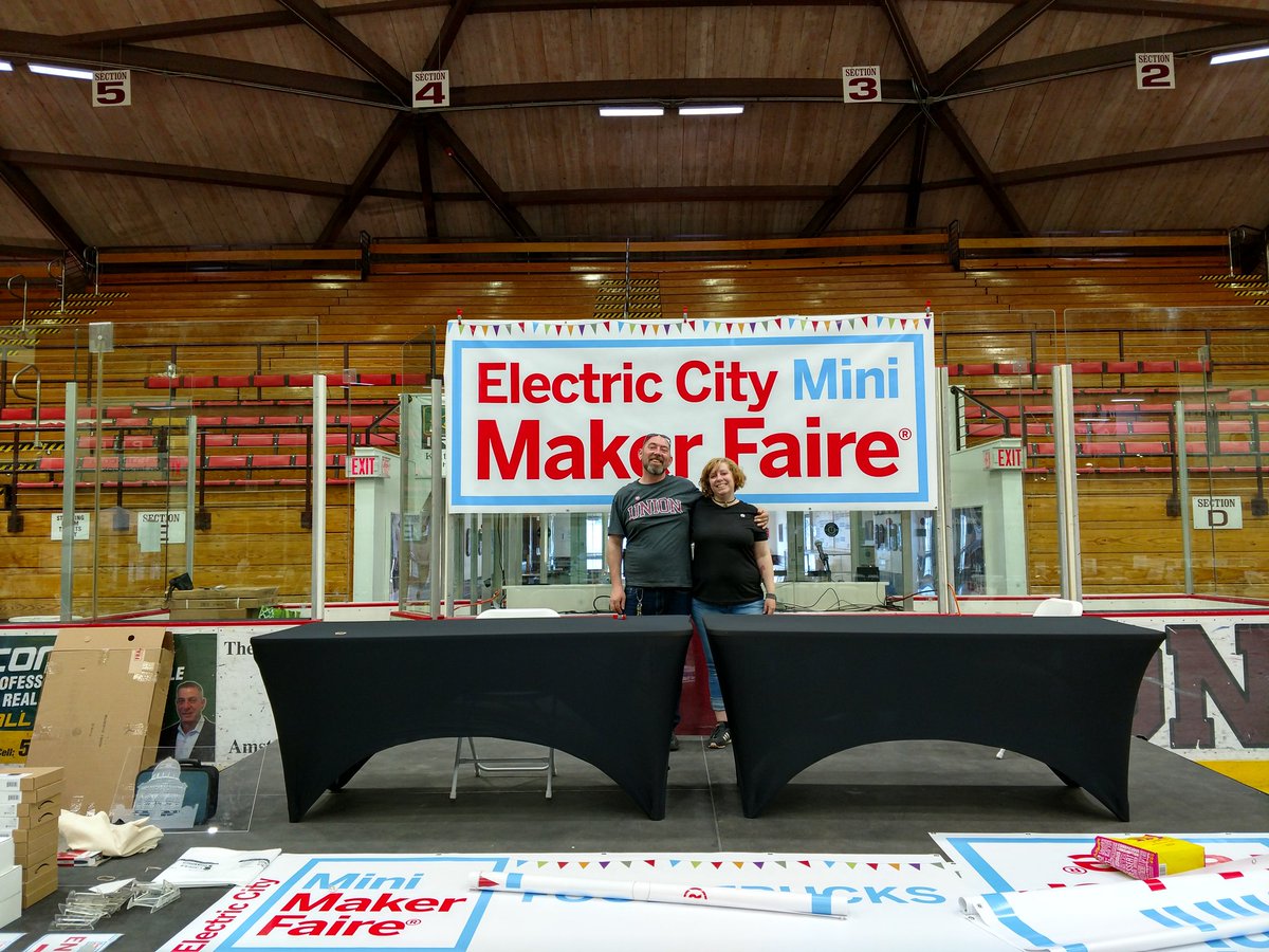 ECmakerfaire tweet media