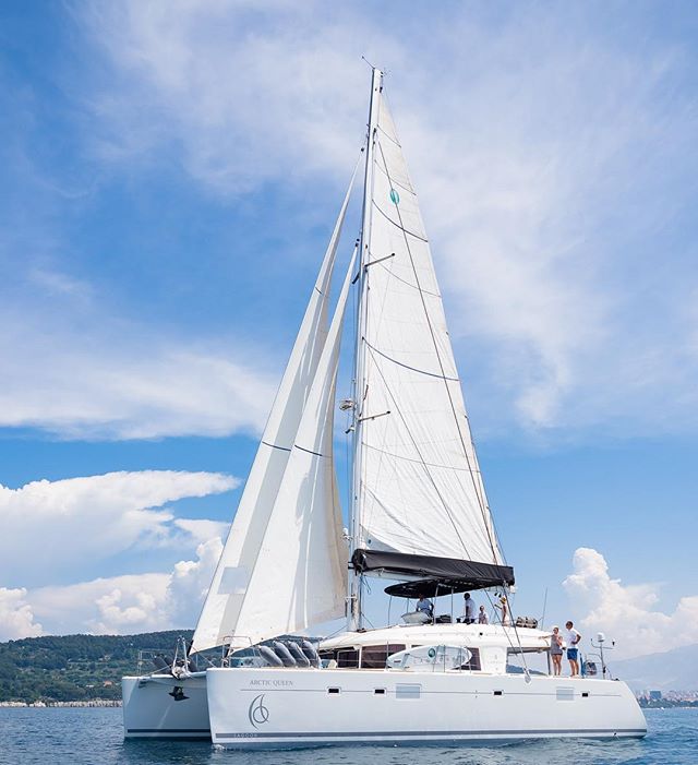 Sunday Dreaming ⛵️do not pass the opportunity to sail aboard ARCTIC QUEEN or TWIN #summer2019 #lagoon560 #lagoon620 #arcticqueen #twin #crewedcharter #sailingcatamaran #sailingcatamarans #yachtlife #yachtlifestyle #staywithocean #sailingincroatia #oceansailinghouse