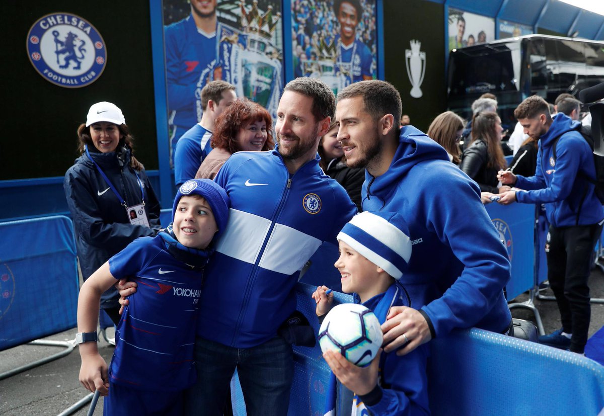 OfficialFPL's tweet photo. SCOUT: Backed by 411,946 for the armband, Hazard is the most captained player in action this afternoon. He has double-figure hauls in three of his last four at Stamford Bridge #FPL #CHEWAT https://t.co/GQTTgJ4Vwe