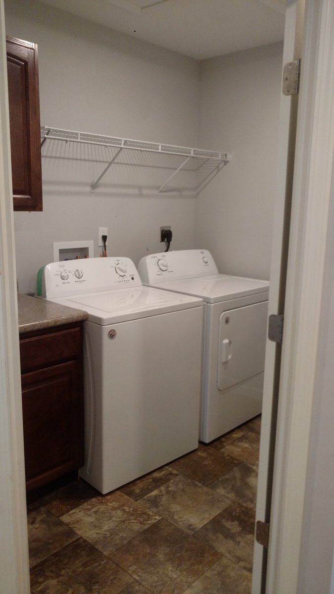 EnnisPropLLC's tweet photo. New apartment on the hilltop ready for leasing. Spacious off campus apartment in West Liberty close to WLU campus. (Washer/dryer, dish washing machine, large rooms) 
https://t.co/15j2kk1gDf 
#GoWLU #WLU https://t.co/msMEE23cFa