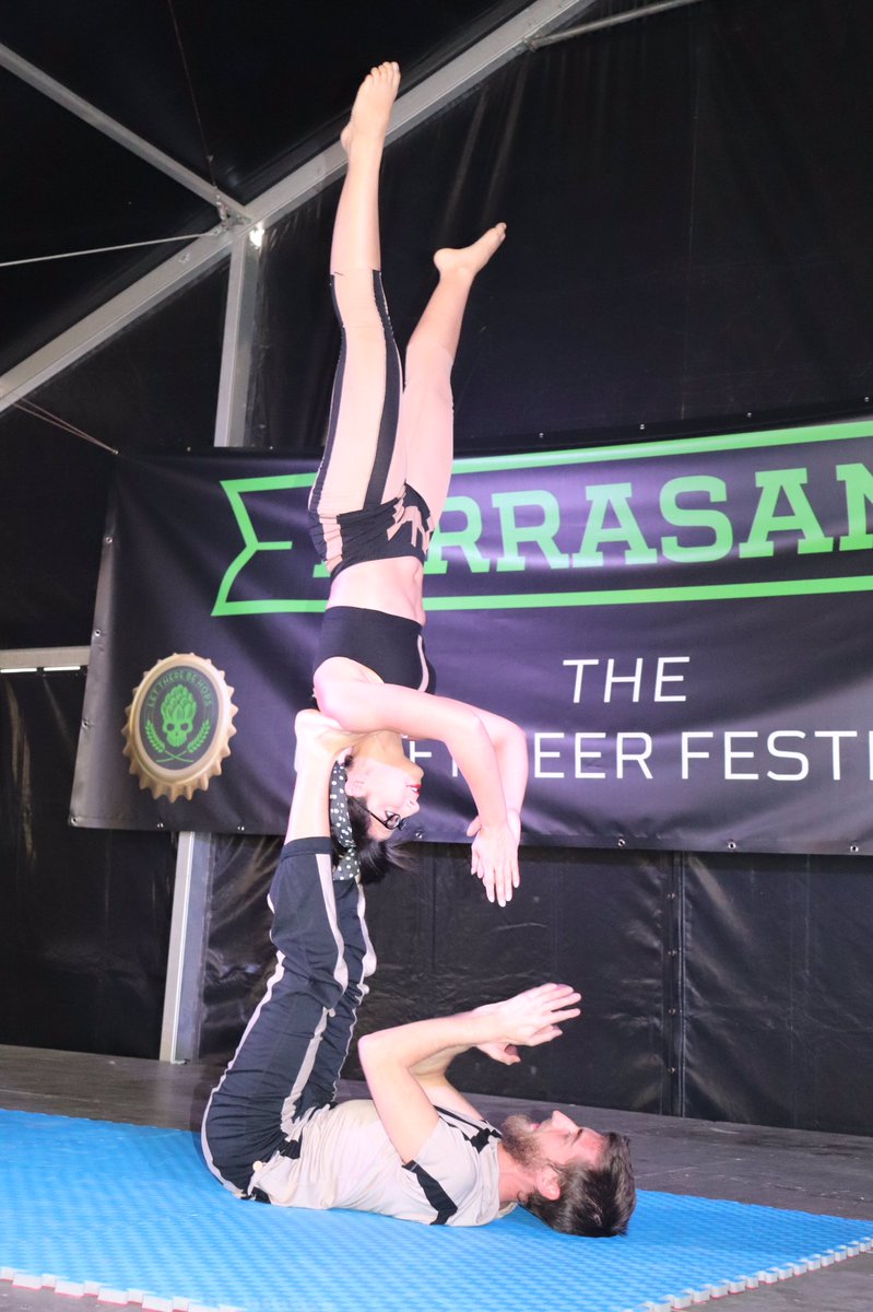 😟L’espectacle d’Acroioga a càrrec d’Acronexion ens ha deixat amb la pell de gallina! Brutal!

#Birrasana #festival #cervesa #artesana #beer #cervesers #cervesaartesana