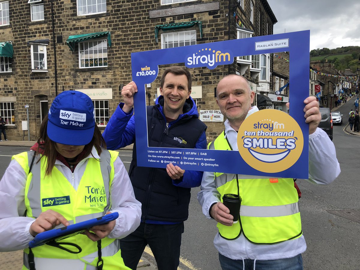 GHRHarrogate's tweet photo. We’re in #PateleyBridge ahead of the #tdy coming through this afternoon. If you’re here find @PeteOnTheRadio and @StrayFMTom to get the chance to win £10,000 with @TheRaglanSuite #10KSmiles #StrayTdY https://t.co/MidhXzB2J8