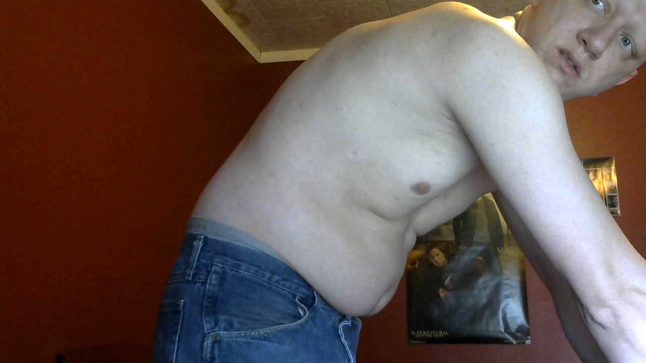 haven't posted any photos in a while so here's this one of my belly overhanging my jeans https://t.co/uy6XkiC2vp