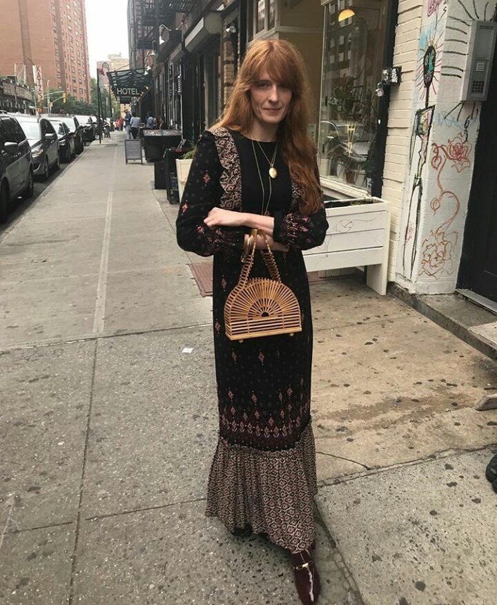 thatssohaute's tweet photo. style inspiration: florence welch https://t.co/uDxLTeFh4U