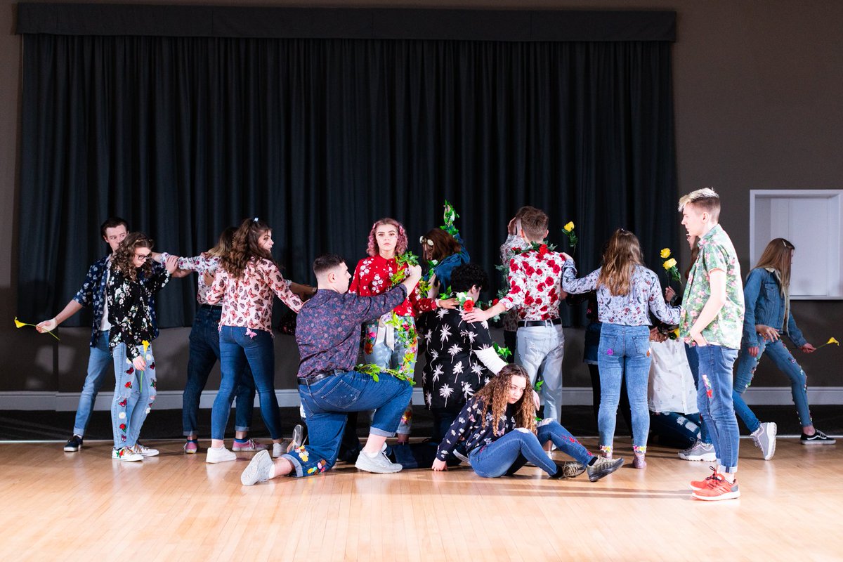 EngagementYTR's tweet photo. Day 5 @YorkTheatre @NTConnections festival with @stagecoachhudds @sarahyewtree @caldertschool Young people giving powerful performances in powerful relevant plays #theatreisgreat #youngpeoplearegreat https://t.co/byulrmXWOD