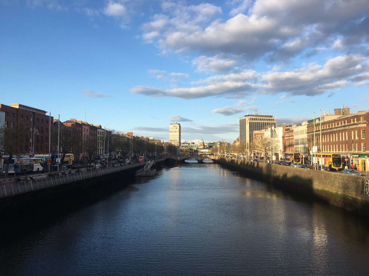 ketan_dataviz's tweet image. Just a breather in between the exams ! 🙂 #dublin #summerishere #serenity