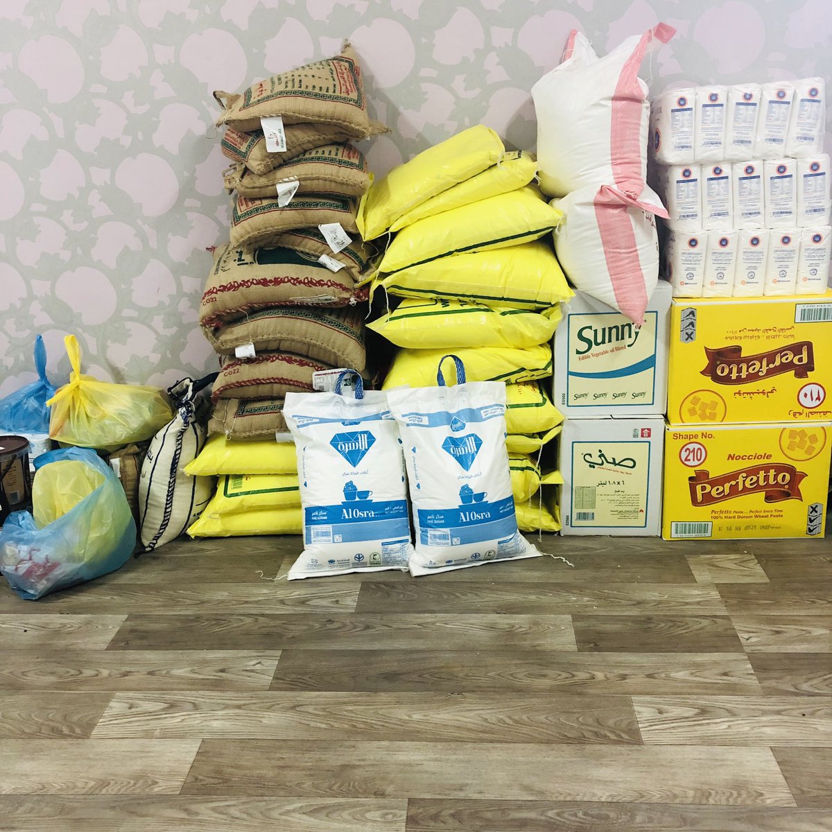 lets_soar's tweet image. يحدث الآن! 
ترتيب وتوزيع #السله_الرمضانيه 💕❤️
اللهم أهله علينا بالأمن والإيمان 
#رمضان_مبارك_2019 
#رمضان_كريم