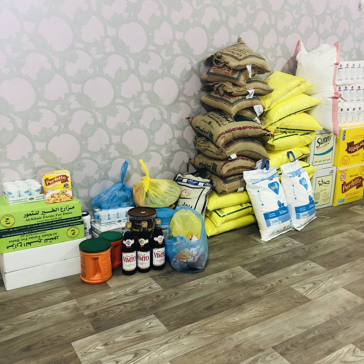 lets_soar's tweet image. يحدث الآن! 
ترتيب وتوزيع #السله_الرمضانيه 💕❤️
اللهم أهله علينا بالأمن والإيمان 
#رمضان_مبارك_2019 
#رمضان_كريم