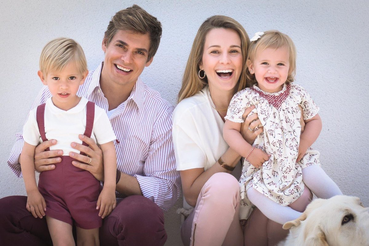 carlosbaute's tweet photo. Amor mío @astridklisans entiendo que convertirte en madre hace que veas el mundo de una manera diferente, gracias por cambiármelo a mi también y gracias por tu amor incondicional a los seres que mas amo! #MarkussBK #LieneBK
¡Feliz día a todas las madres!
#felizdiadelasmadres https://t.co/7JKpGYlspm