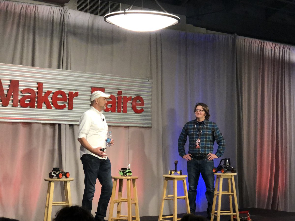 acb0t's tweet image. .@chr1sa talking @diyrobocars and @donkey_car to a packed house at the @makerfaire center stage while I am striking a power pose.  Great fun and special thanks to @msenese for the awesome intro.