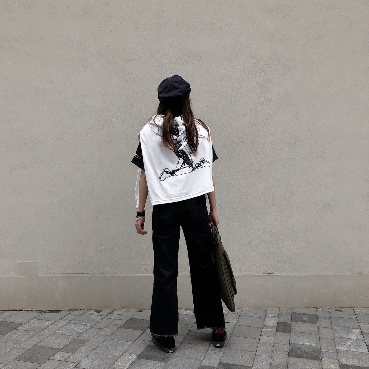 COSTSSTORE's tweet photo. COSTS DAILY OUTFITS
· #FR2 FCK Tee ·
· Pleasures Romance Long Sleeve Tee ·
· Steppyplus x CHUMS Helmet Bag ·
· BWL Bracelet ·

-
🗺  COSTS（深业上城店）
T3040 L3/F, Upperhills, No.5001, HuangGang RD, FuTian District, SHENZHEN, Guangdong Province, CHINA.
-
📞
(+86)133 2293 4516 https://t.co/2nvvODdAAW