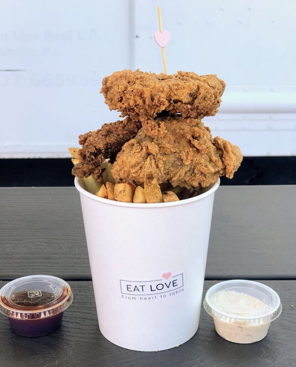 Ferrgaliciousss's tweet photo. In case you didn't know, vegan fried chicken exists. 🤤 https://t.co/BtdOKGwDVH