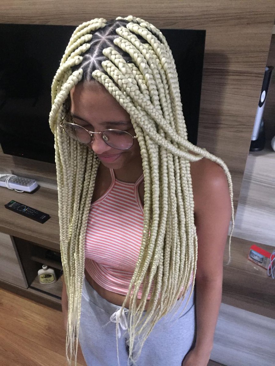 famigeradoafro's tweet image. Técnica: Box braids  Longas/ divisão triangular ⠀⠀⠀⠀⠀⠀⠀⠀⠀
✂️Referência :  Jumbão número: 613 ⠀⠀⠀⠀⠀⠀⠀⠀⠀
📱Agende seu horario através do nosso Whatsapp (21) 9 8182-1274
@fkngthay @Lasroc
. .
#boxbraidstyles  #boxbraids #famigeradoafro