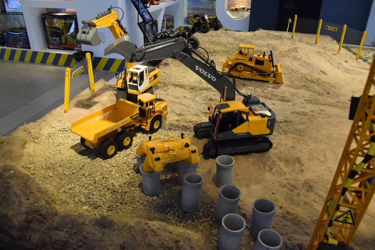 DOUBLEE_CaDA's tweet photo. #doubleeagle #rctoys #toys for you and for your kidsπ, few pictures of our big collection. #rctruk #rccrane #rcexcavator #rcbulldozer #rctractor #rctank #rcambulance #rcbus #rcfiretruck #mercedesmodel #volvomodel #toydumptruck #rcroadroller #toysforkids #rcforkids #rcmodel https://t.co/cRy1ou7lIw