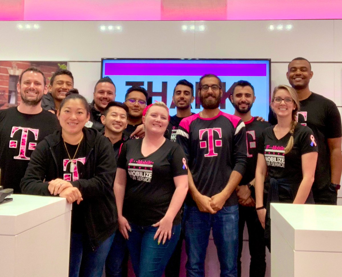 HDeCarb's tweet photo. Team UTBeast and Ca$hin Valley showing our support for our service members for Military Appreciation Month πΊπΈ We Thank You! #wildlyambitious #SDBEAST #WESTisBEST @EdSarkiss @eddienavarrete https://t.co/HW1Q58Itro