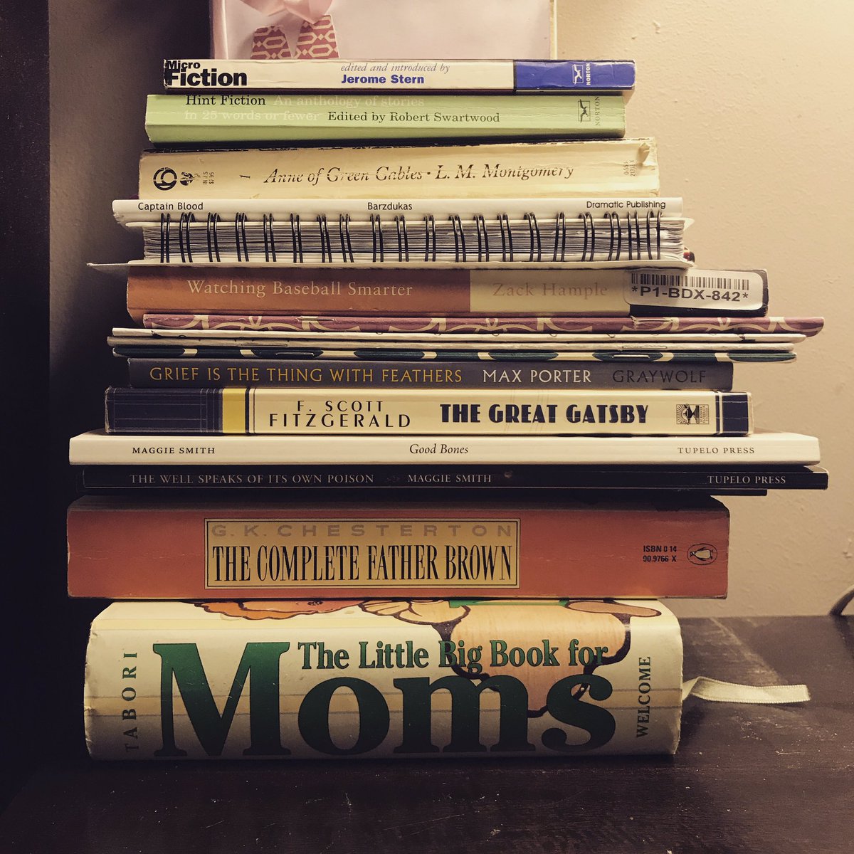 TracieBarzdukas's tweet image. Just finished #griefisthethingwithfeathers by @maxjohnporter. It encapsulated loss so perfectly in 114 pages—just became one of my favorites. #bedsidepile #spinecracker #dogearer #andIwriteinbooks