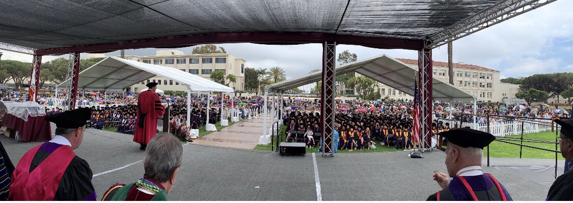 OmarInTheHouse_'s tweet photo. @LoyolaLawSchool Board of Director @OmarInTheHouse_ (Alumni, ‘00) proud to be a part of the Graduation Platform Party to bestow the 2019 graduating class with their degrees & diplomas.
🎓CONGRATULATIONS 2019 #LOYOLA LAW SCHOOL GRADUATES‼️🎉🎓
#LLS19 #LLS2019
#LoyolaLaw2019 https://t.co/SSl9ly683U