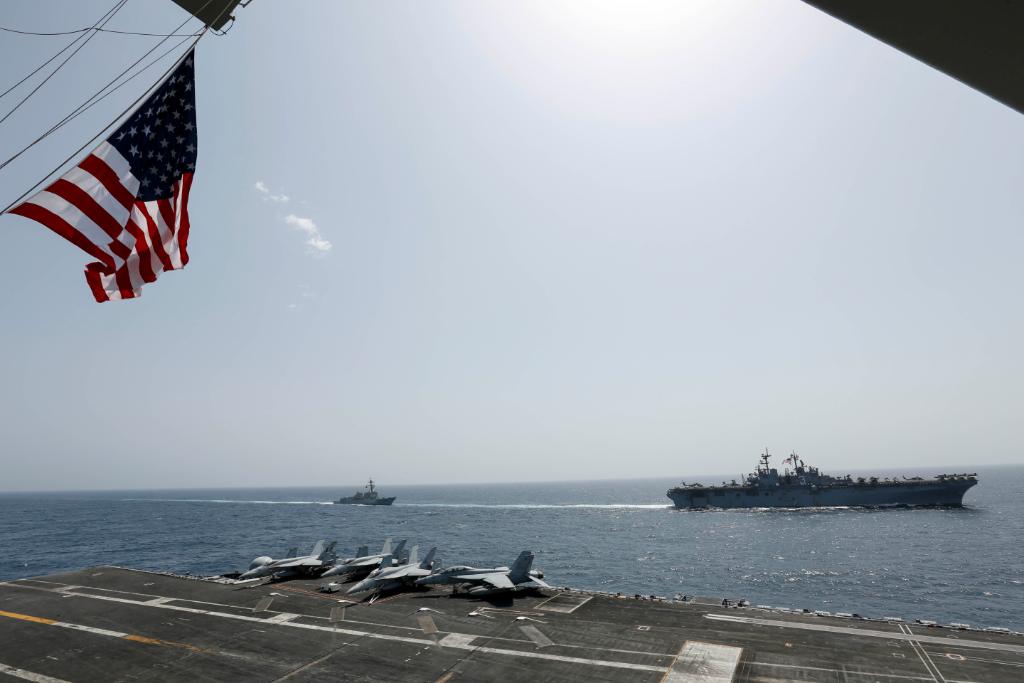 #USSAbrahamLincoln CSG & #USSKearsarge ARG with embarked #22ndMEU conduct joint operations in the #ArabianSea designed to increasing #NavyLethality and #NavyReadiness, to deter destabilizing actions which threaten U.S. forces and interests in the region.  navy.mil/submit/display…