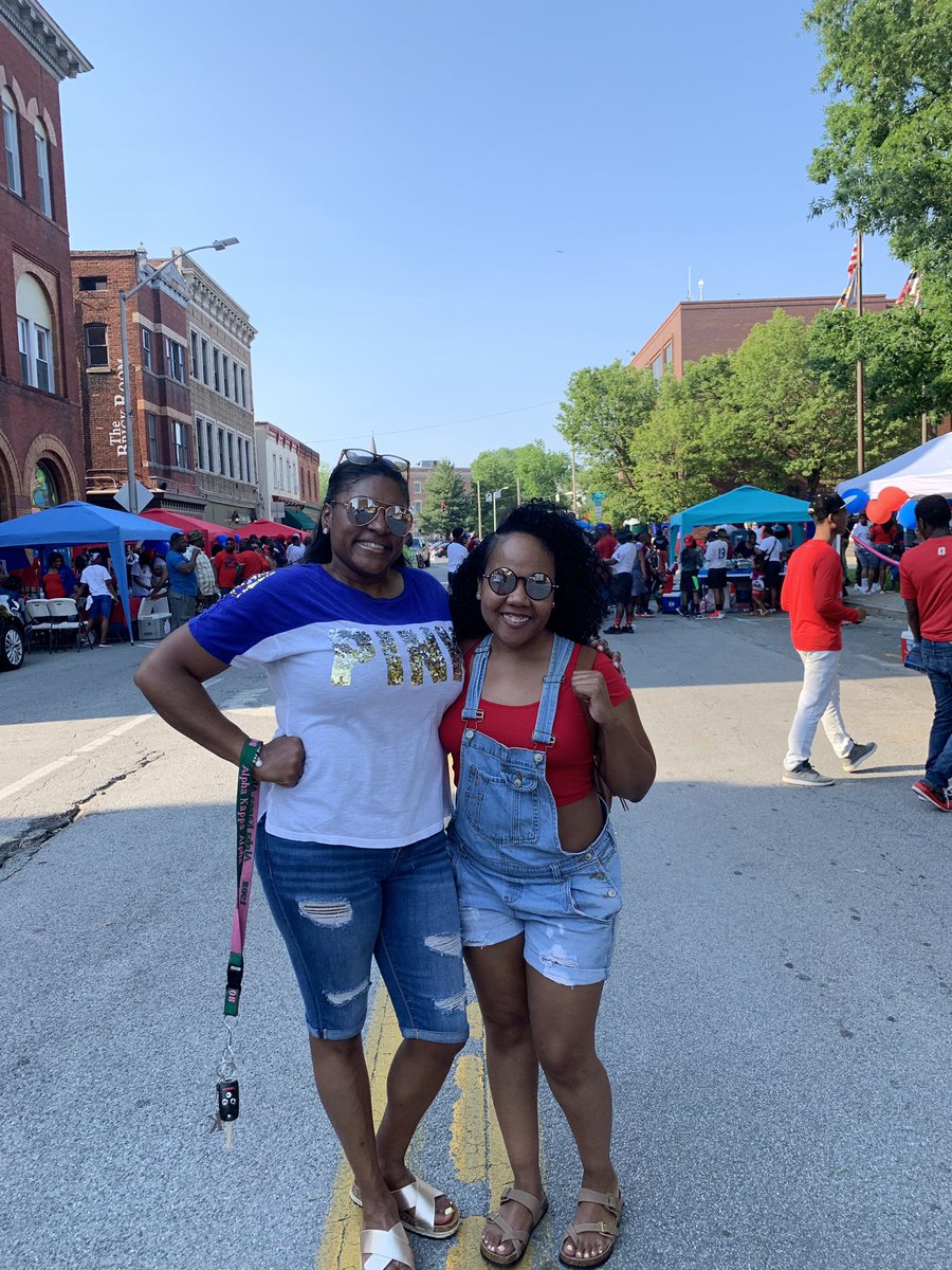 Kklprice's tweet photo. Although the semester has come to an end, we found time to support!  Haitian Flag Day 2019 with @Lissa_Worthy #SUsocialwork https://t.co/MbGIWSjPNN