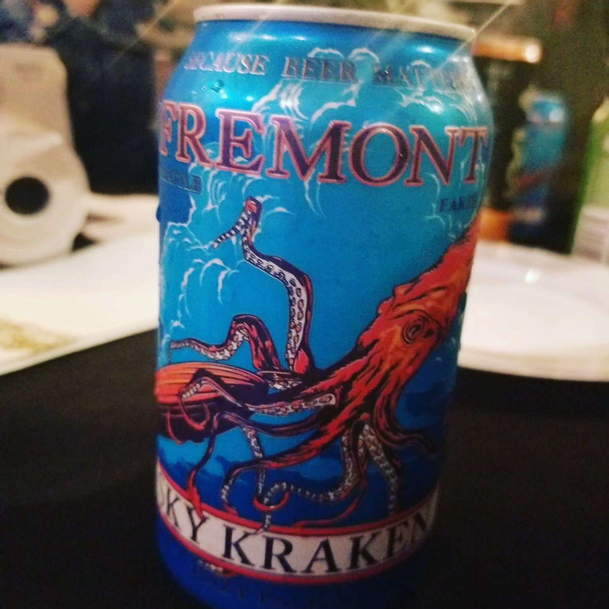 CraftCryptids's tweet photo. Let’s keep that #pacificnorthwest Hazy game rolling! Another one from last night. Brewed by @fremontbrewing out of Seattle, “Sky Kraken”. A 5.5% Hazy Pale Ale! Juicy, light, and low in the hop tastebuds.
#craftbeer #craftbrew #craftcryptids #hazy #beer #pnw #spring #kraken https://t.co/4gZtAA8493